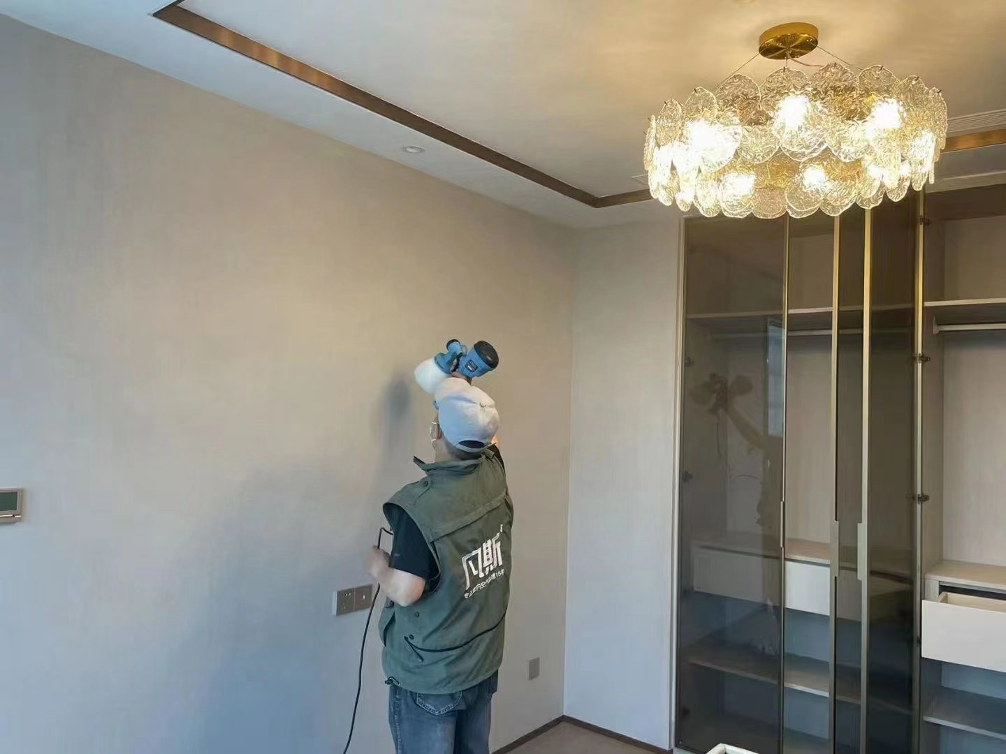 新房装修所使用的胶水都是有甲醛的嘛？胶水能不能替代