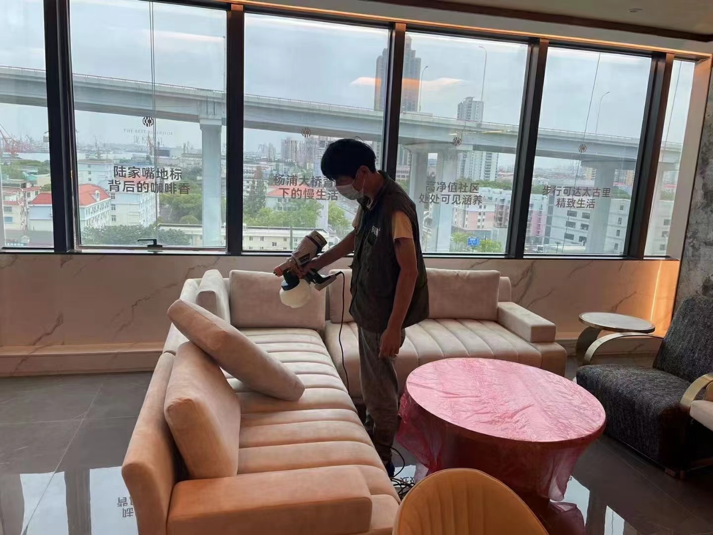 窗帘含有甲醛嘛？窗帘异味重是什么原因引起的