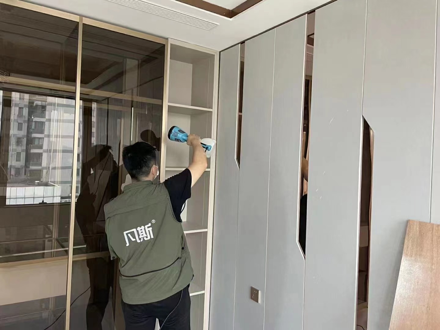 实木复合地板有甲醛嘛？值不值得购买