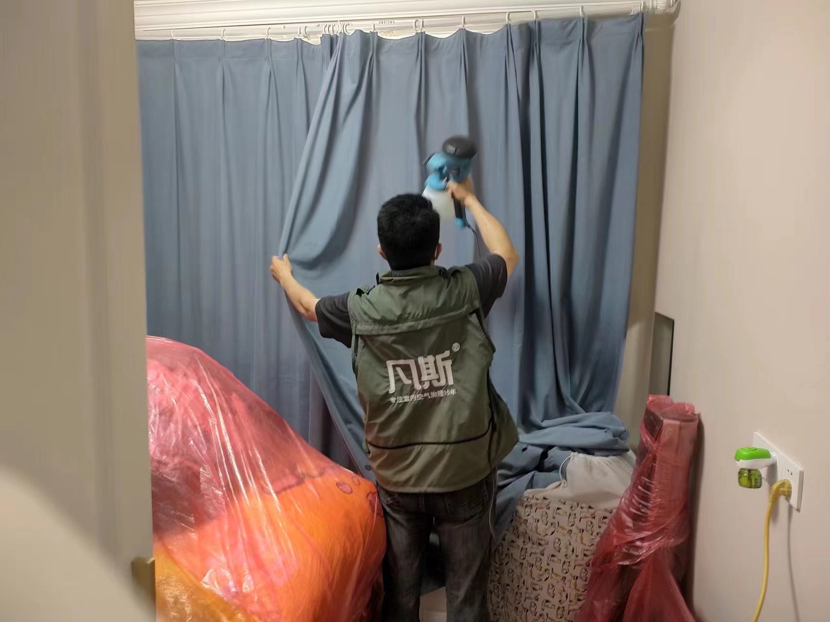 如何选择全屋定制的板材，才能让室内甲醛含量最低