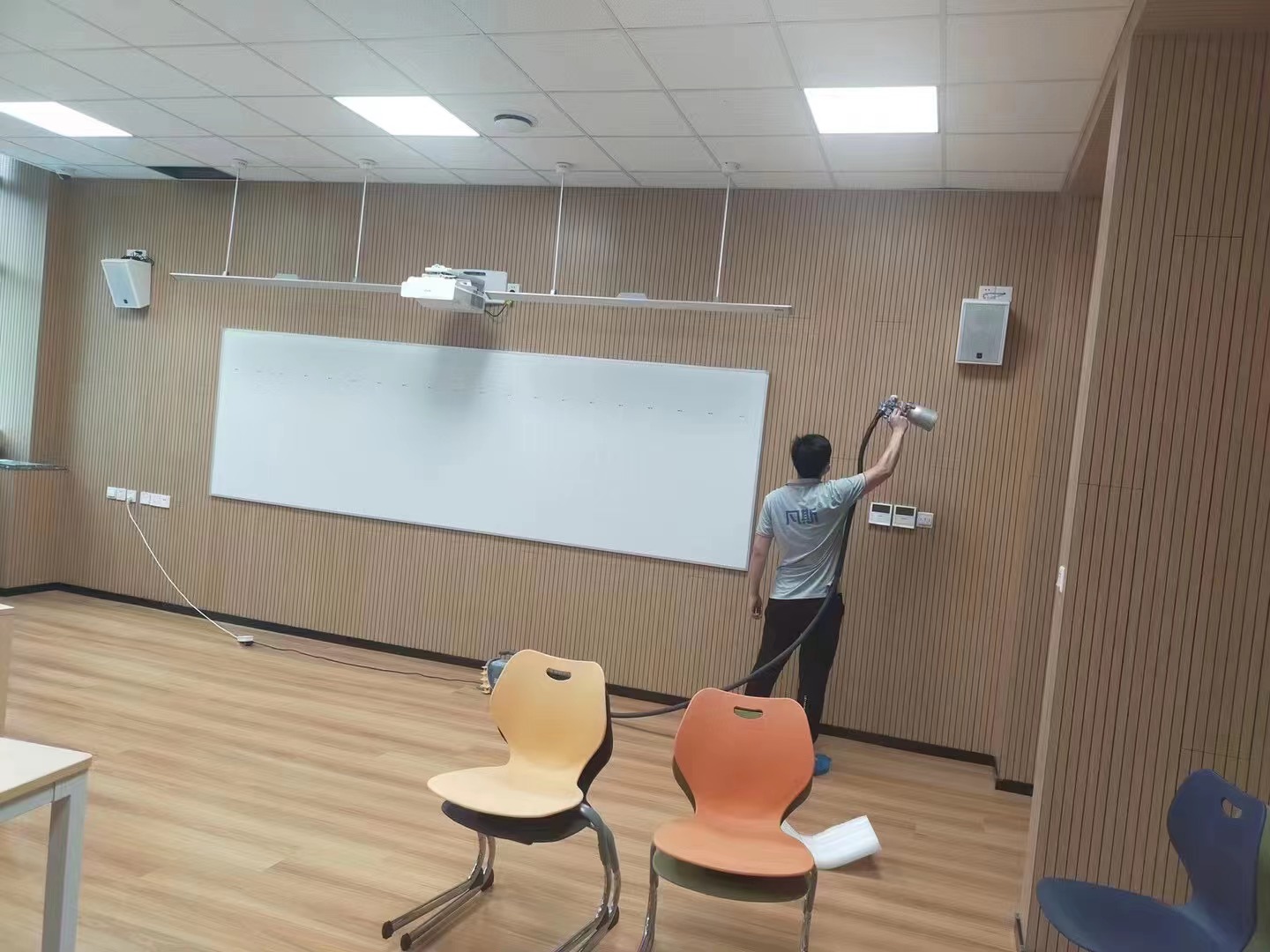 报告厅为什么甲醛超标那么严重