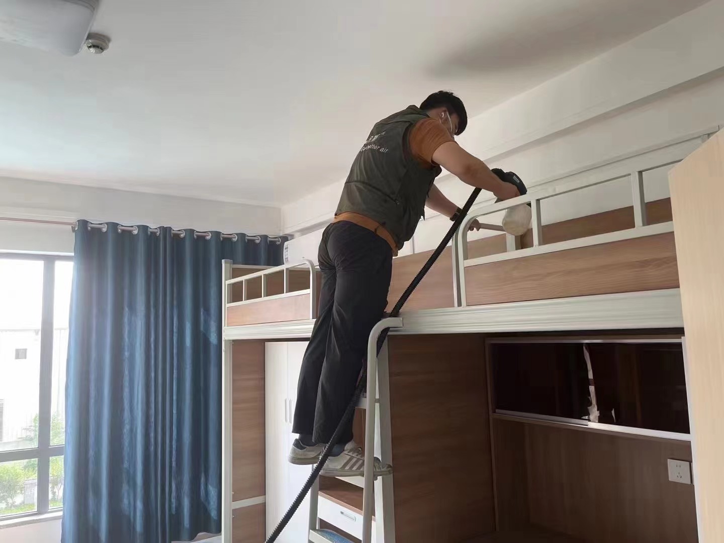 如何判断学校甲醛是否超标